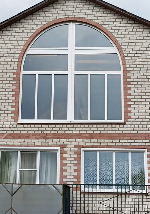 Арочное пластиковое окно