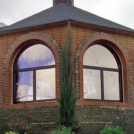 Арочные пластиковые окна