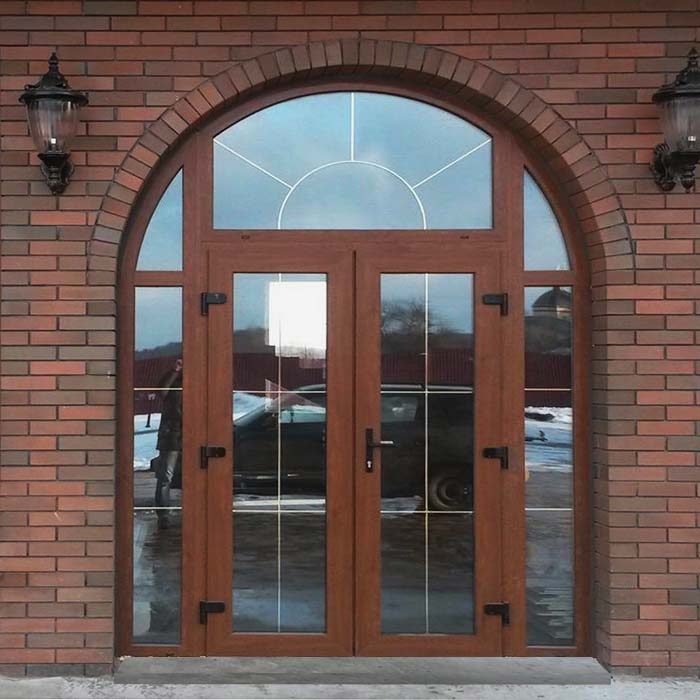 Входные пластиковые двери